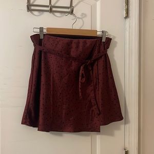 ABERCROMBIE women’s black and red polka dolt high rise skirt.